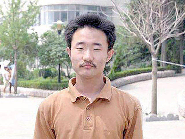 何碧玉高考750分留居美国,王端鹏高考749分留在中国,学霸谁更强