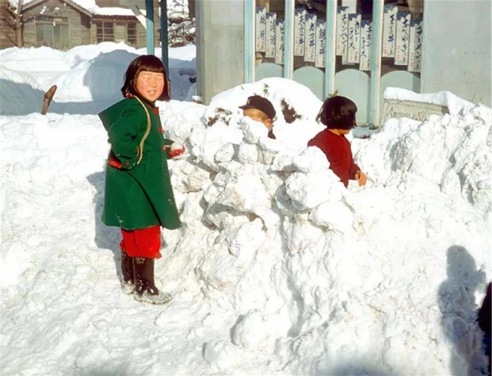 摊位|五十年代的日本民生百态:一派欣欣向荣的景象