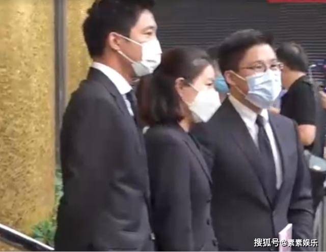 『霍启刚』霍震霆一脸悲伤露面霍氏家族拜祭赌王:霍启刚带郭晶晶现身