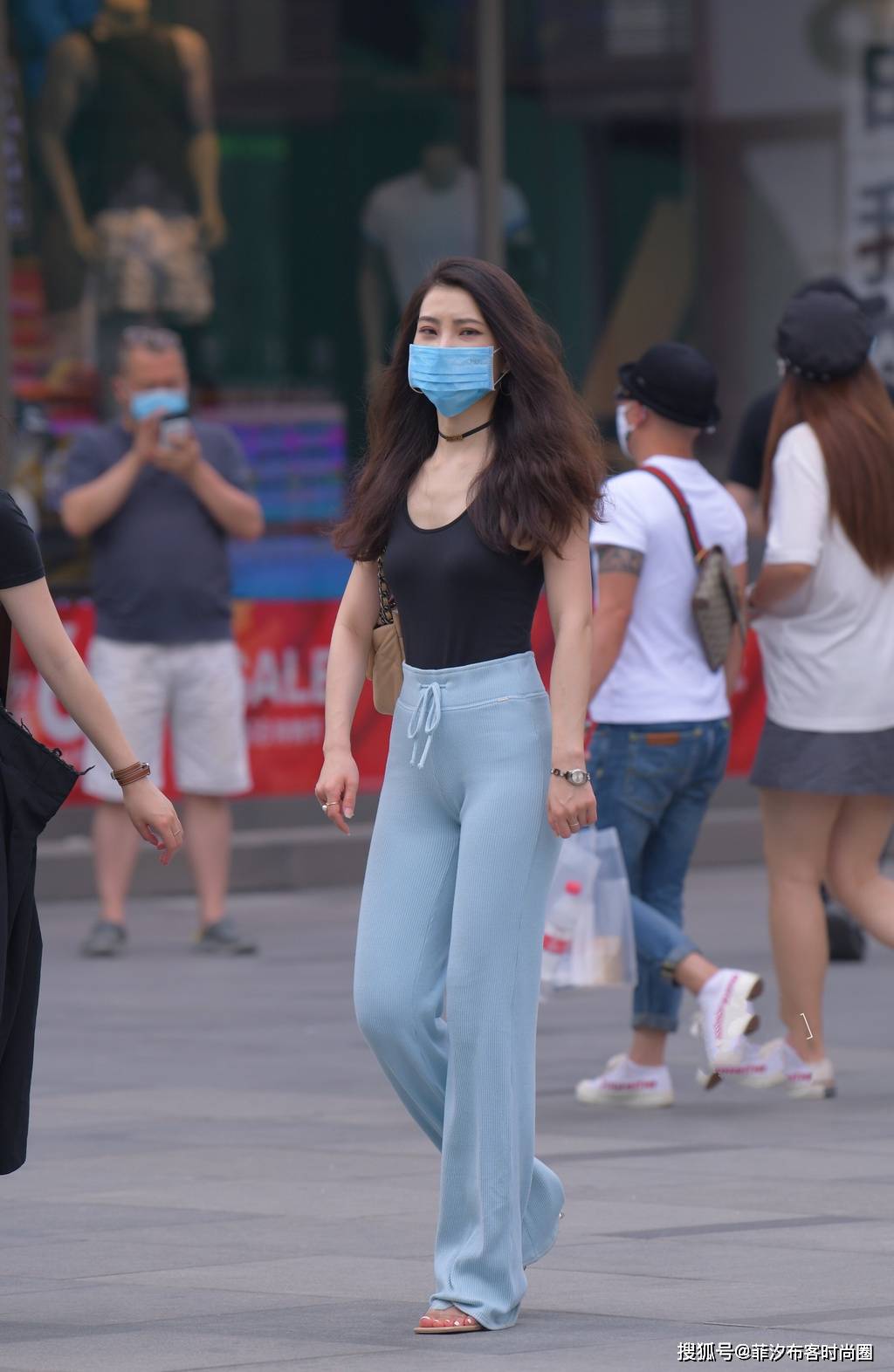 一条好看的紧身裤各种百搭各种美让你的夏天激情四射！爱游戏AYX体育(图2)