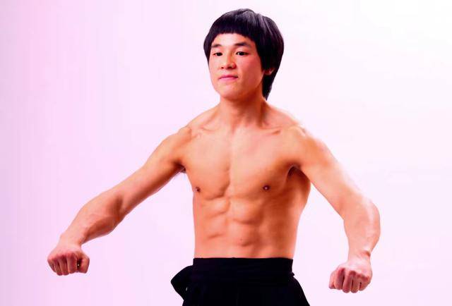 飞龙|原创现代李小龙炮轰陈柏霖：你和张天爱的吻戏太恶心，和李晨有一拼