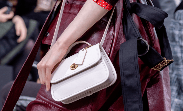 包包|这4个奢侈品牌包包，大家最近都抢着入手！