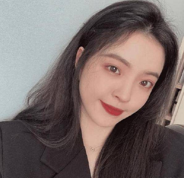 紧身|王中磊女儿王文穿蕾丝紧身上衣！秀娇嫩肌肤火辣魔鬼身材