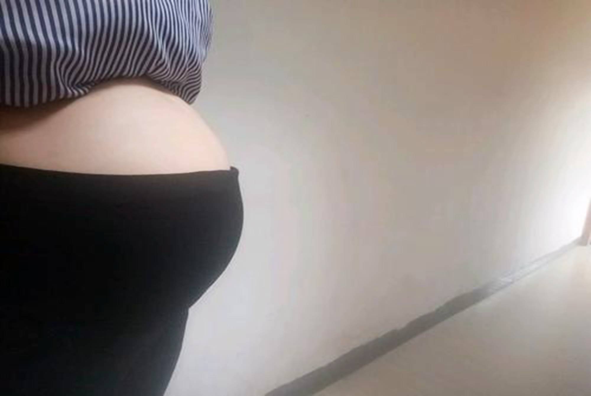 尤其到了孕晚期更加明显,很多下怀的产妇往往需要托着肚子才能正常