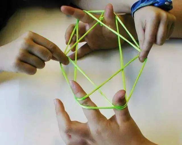 怎么用绳子做游戏 5746b11e6e4a47d39862591d1765e2f0.jpeg