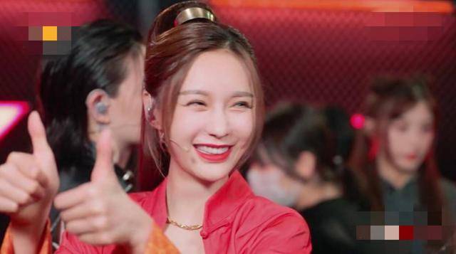 耳语|原创沈梦辰被淘汰时，吴昕顿时神伤离座，相拥耳语击碎多年不和传闻