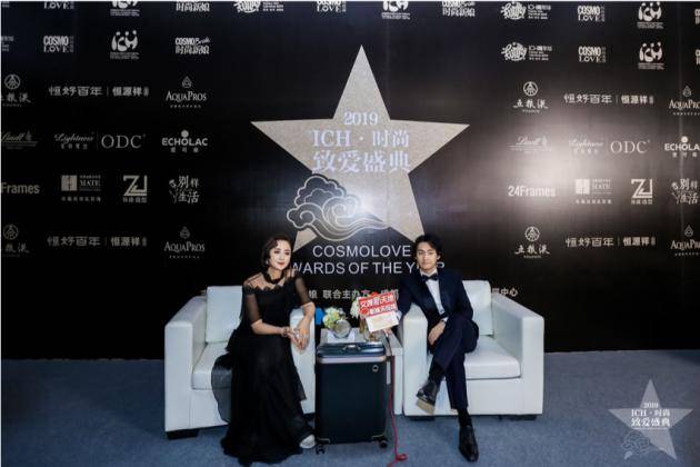 Echolac|这个旅行箱，竟然把李佳琦在直播间玩的“团团转”！