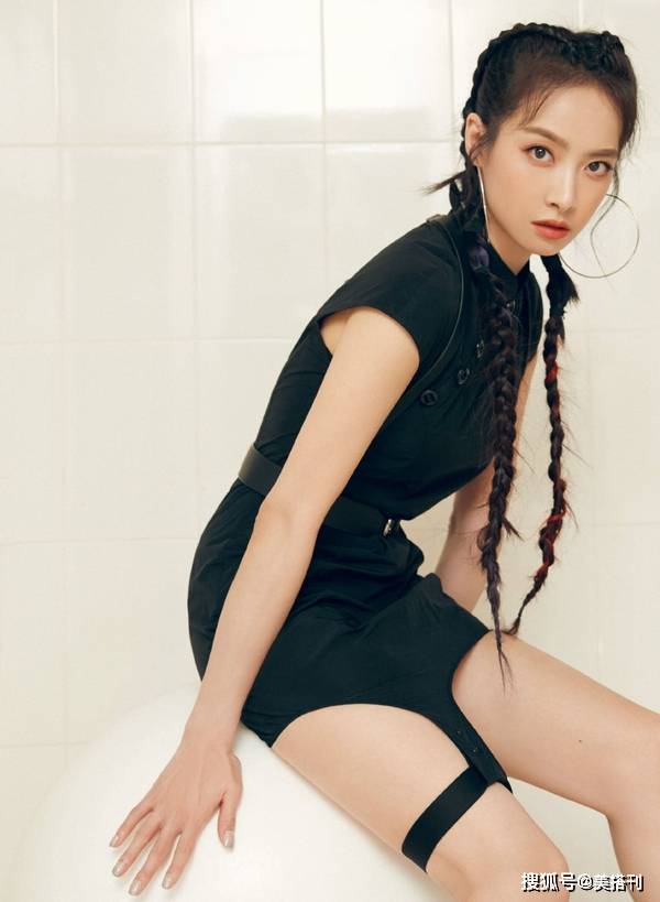 杨幂|双麻花辫今天夏天火了！杨幂鞠婧祎赵丽颖都在扎，发量少更好看哦