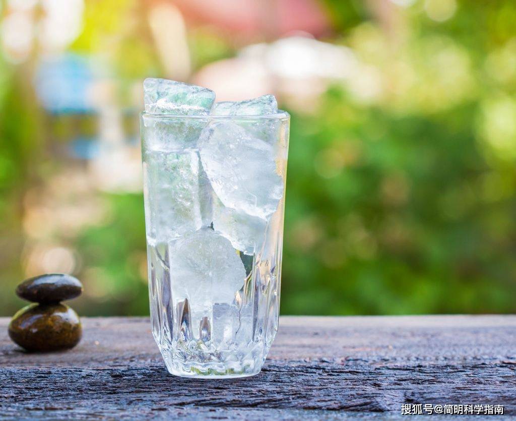 喝温水对身体好?为什么日本人常喝冰水却是最长寿的国家