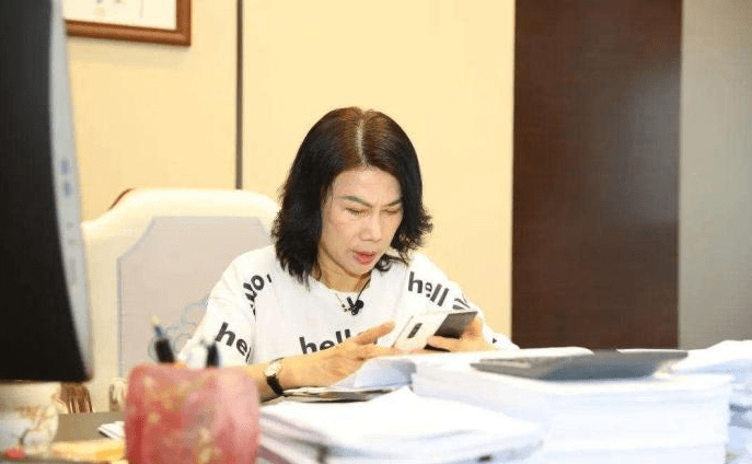 董明珠|700亿！格力交出上半年成绩单，董明珠5场直播立了大功