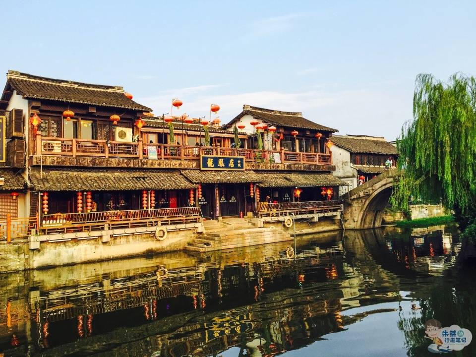 原创春秋的水，唐宋的镇，明清的建筑，现代的人，是对她最恰当的形容