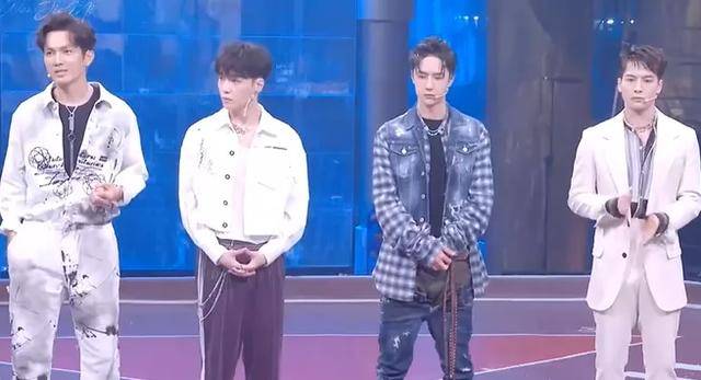 颧骨|王嘉尔变成牙套脸?颧骨外扩太阳穴也凹陷,太多明星因此颜值骤降