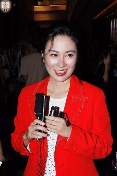 皱纹|原创叶璇直播太真实了，素颜面对镜头，没有遮掩也不害怕暴露皱纹！