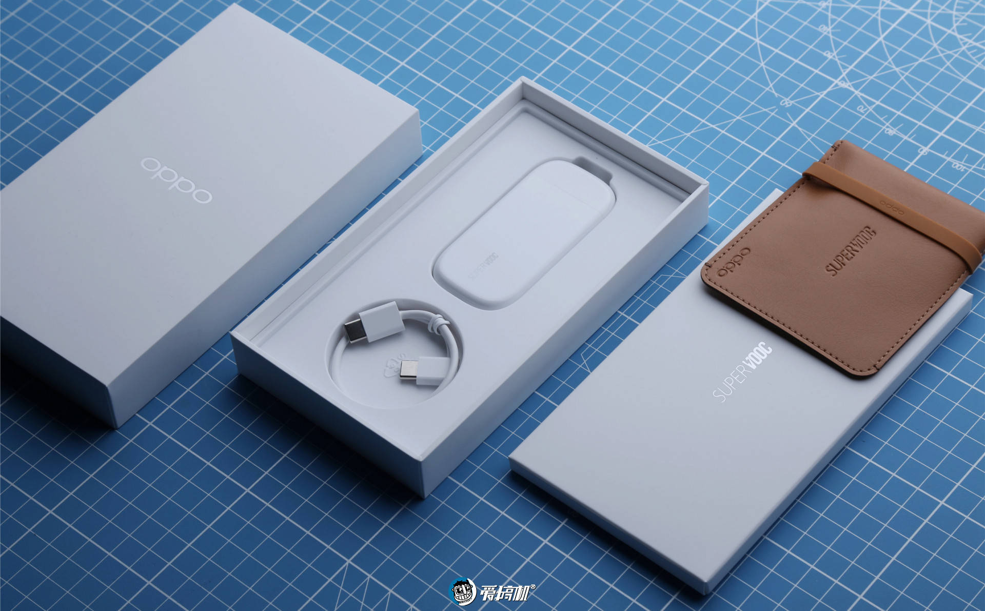 充电器|能装进口袋的50W，OPPO饼干超闪充电器评测