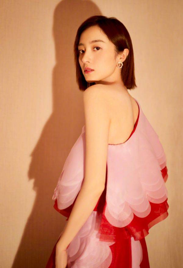 何张铭|可算明白为何张铭恩放弃徐璐！看胡冰卿穿“例假衫”，谁不可以？