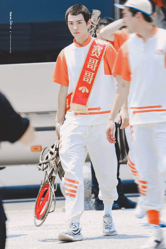 思维|原创盘点黄明昊录制综艺节目时的高光时刻，思维也太缜密了吧！