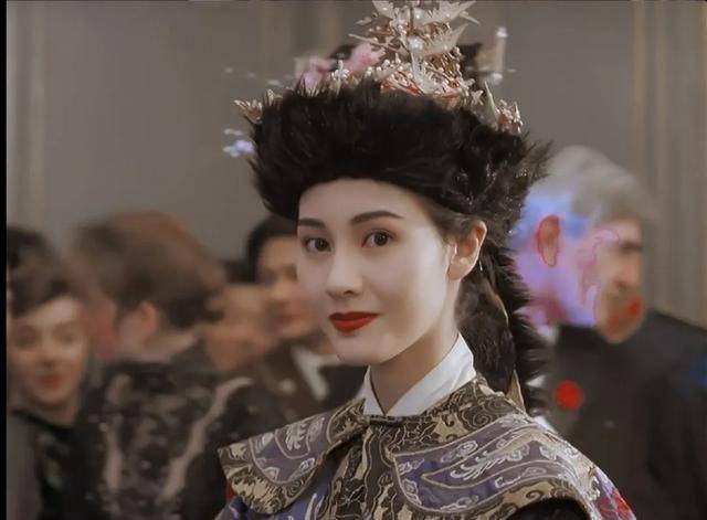 水深|原创娱乐是个圈，香港豪门更是个圈！圈里水深不好走，李嘉欣为何躺赢