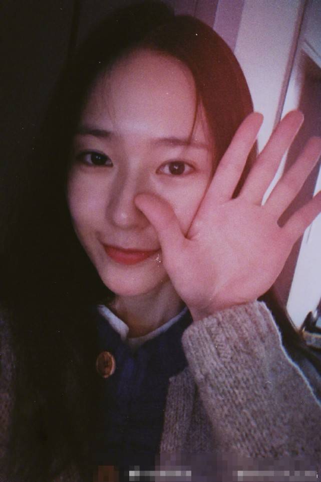 近照|原创减肥成功的郑秀晶近照,长发的她越来越清新温婉,气质都比以前好