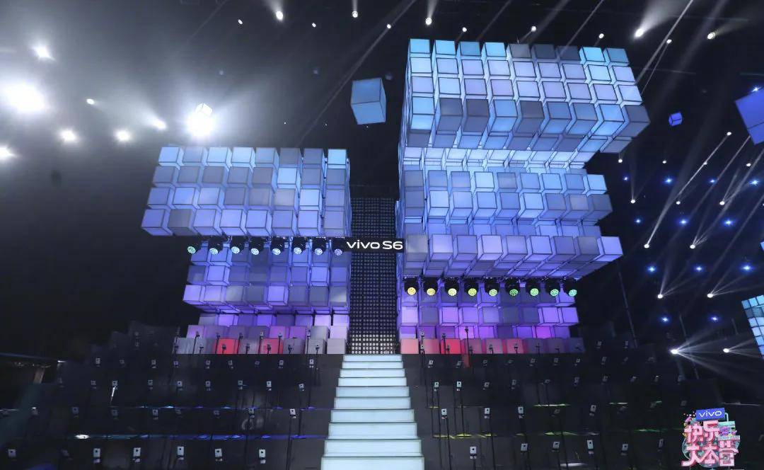 翟潇|原创R1SE快本选拔翻车了，重新定义“团魂”的意义！