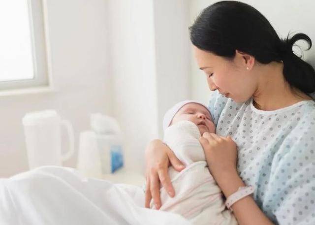 原创月子里的几个“传统误区”,很多孕妈都会照做,伤身不说还影响娃 原创月子里的几个“传统误区”,很多孕妈都会照做,伤身不说还影响娃
