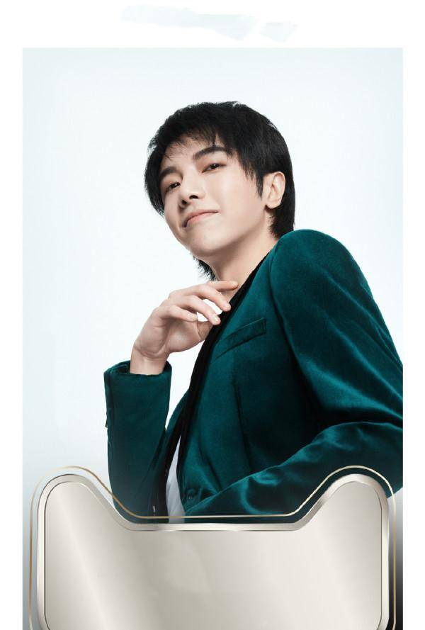 2020男歌星人气榜排名_2020年全球男明星收入排行榜出炉,中国影视大享成龙