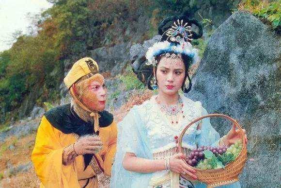 狐狸|猪八戒打死玉面狐狸后,为何要扒开对方衣服?你看他在找什么