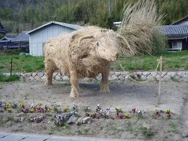 稻草摇身一变,艺术十足