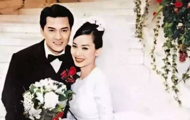 邝美云|拒当赌王“五姨太”放弃千亿富豪，她从港姐华丽转身成珠宝女王！