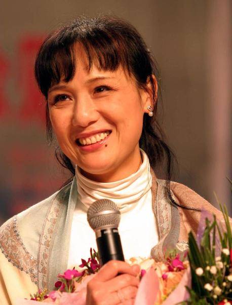 7月16日,《康熙王朝》容妃去世,与导演陈家林同居28年