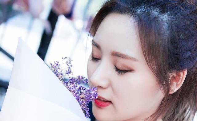 烟什么星散成语_蓝色烟盒是什么烟图片