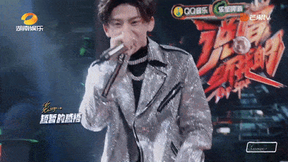 看了小鬼这段表演,才知道什么叫做真正的rap star