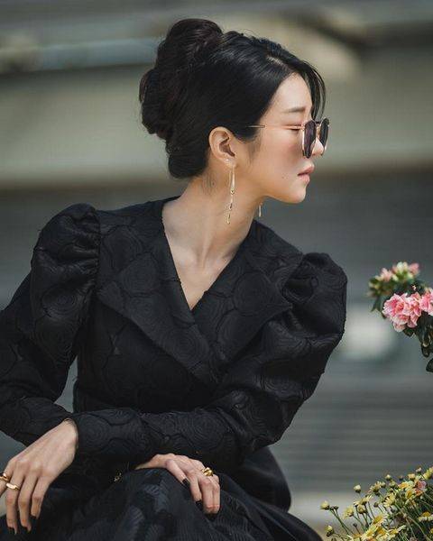 墨镜|徐睿知《虽然是精神病但没关系》小脸墨镜怎么挑？高文英式猫眼、方框太阳眼镜