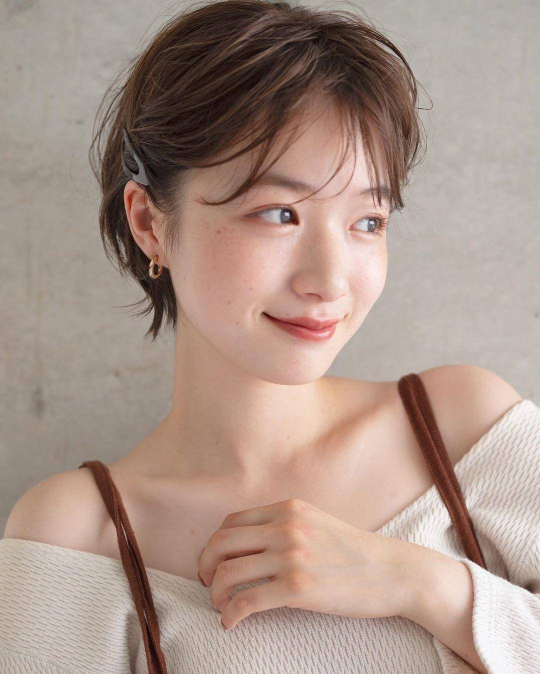 头发|夏日清凉：东京女生的夏季人气短发，少不了刘海