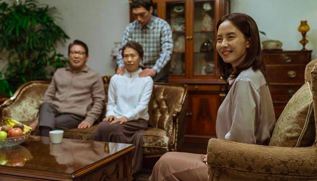 挑战|39岁宋智孝新剧开播，“懵智”挑战轻熟女人风穿搭，好美一姐姐