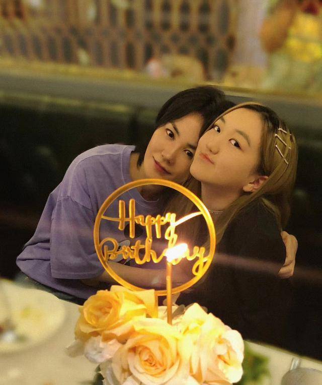 天后王菲也变脸了?近照曝光眼部不自然法令纹