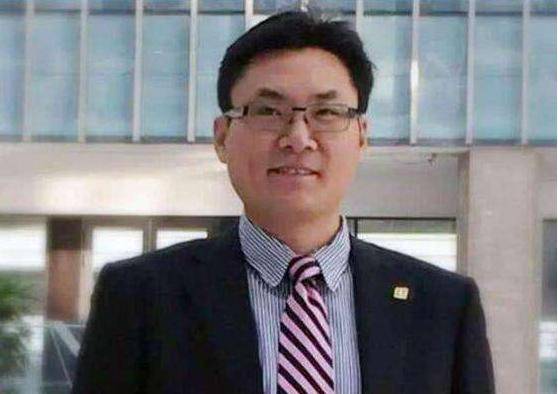 杰瑞|鲍毓明被司法部点名，专家解读称律师执照将被吊销！