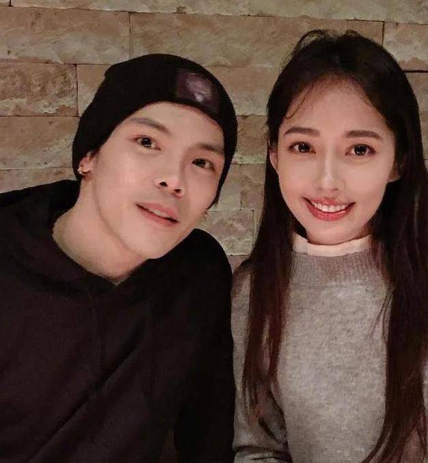 向太高调宣布抱鼠宝宝,郭碧婷敷衍回应,疑似