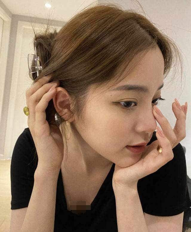鼻尖|欧阳娜娜晒美照侧颜精致，山根鼻尖与以前差距大被质疑微调了鼻子