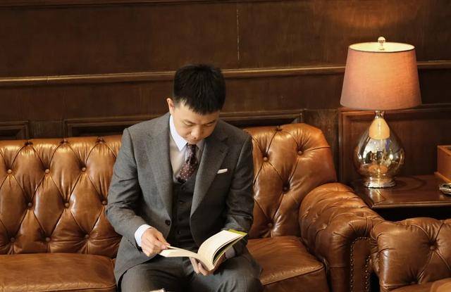 定制|萨唯尔 | 爱就要有仪式感，用专业和热情定制私人结婚礼服