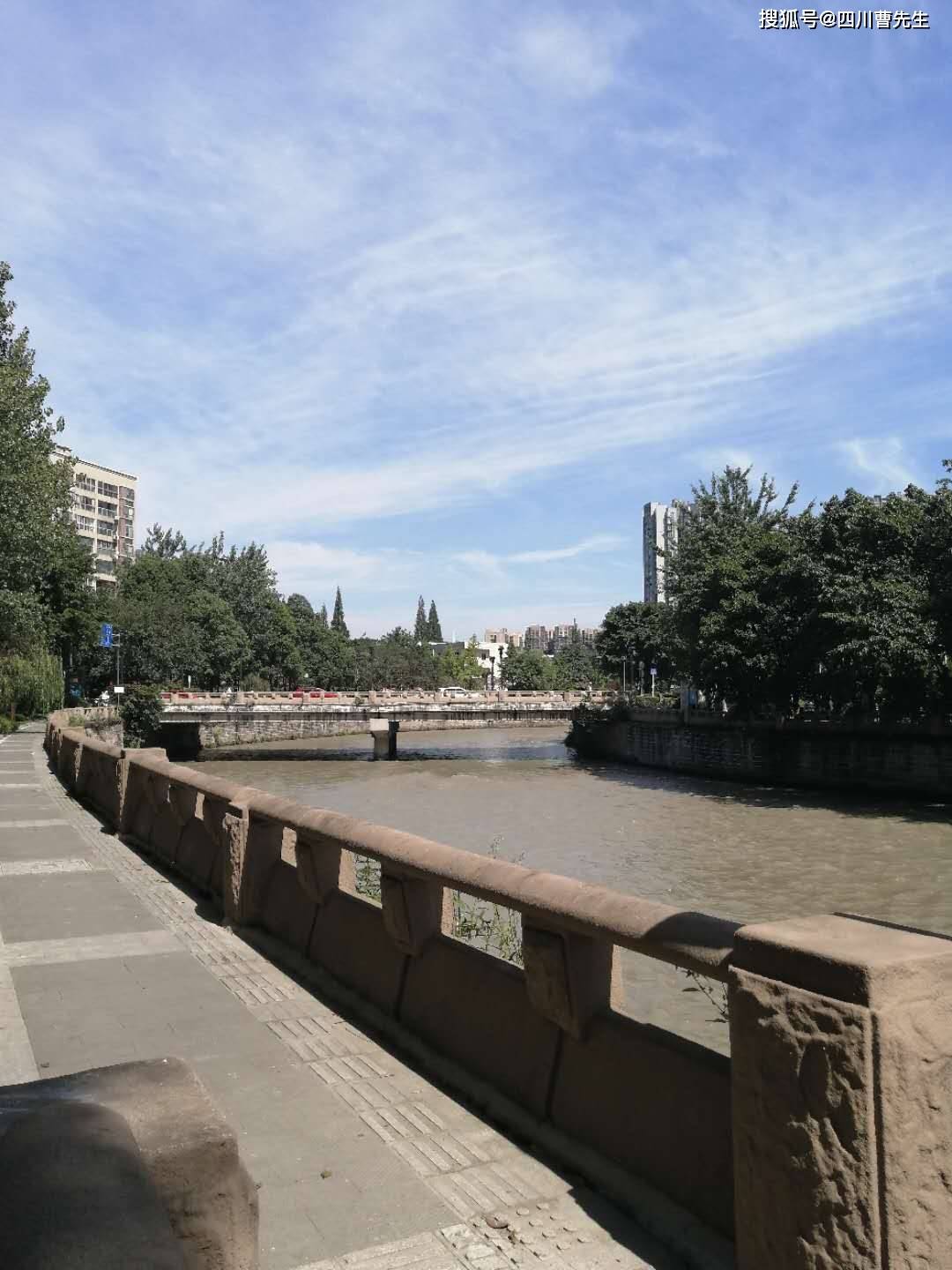 原创周末与老婆一起沿江安河南城绿道骑行