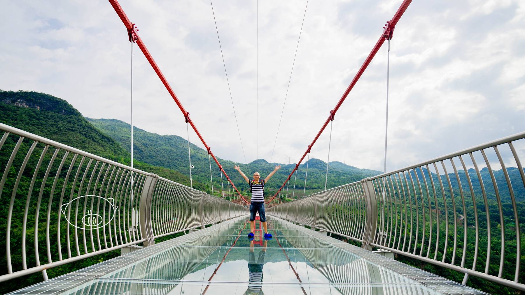 清远|世界最长玻璃桥易主,连州湟川三峡擎天玻璃桥登上吉尼斯世界记录