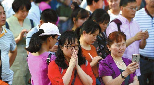 原创高考成绩发布前，毛坦厂中学再度发声：不收复读生，家长急了