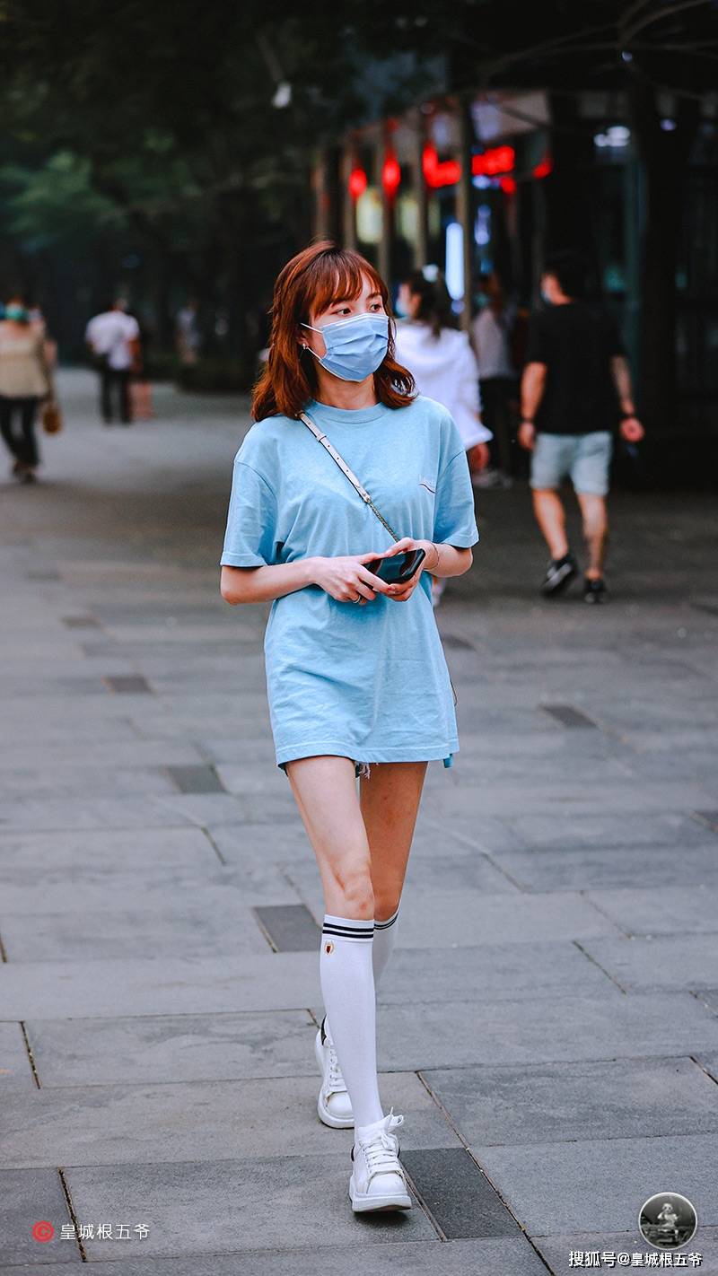 一生|街拍：优雅的气质会伴随人的一生，更能为你增添时尚的潮流气息