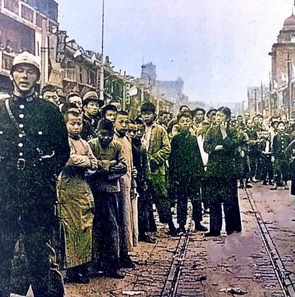 观点评论|一张淞沪会战国军士兵的老照片,很多人感动的哭了,结果是假的