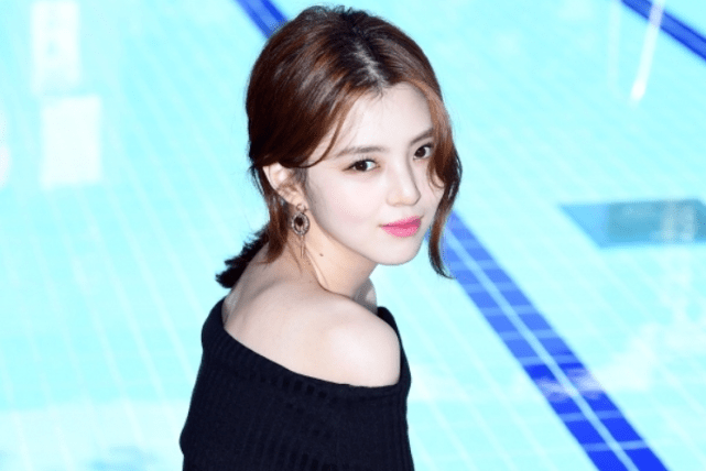 身陷|原创太唏嘘！“最美小三”身陷欺诈危机，被吸血妈妈冒名欠债拖下水！