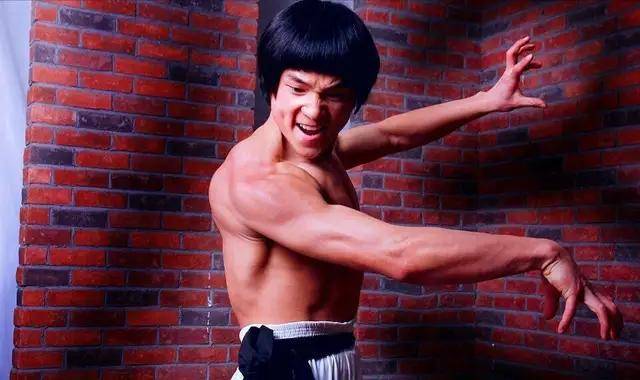 成龙|原创现代李小龙爆料：白冰不是靠成龙上位而是李咏，可惜人已经死了