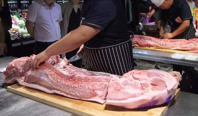 多国暂停猪肉出口到中国,猪肉价格飙升,网友 还能大口吃肉么