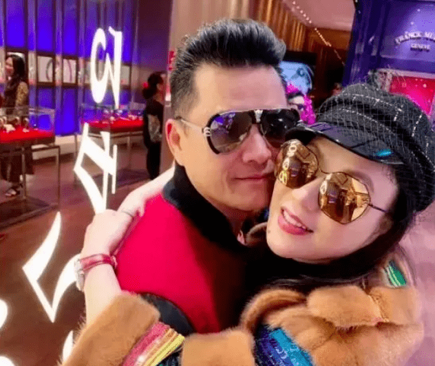 前妻|原创64岁男星年轻像40！但诋毁前妻跪舔富婆现任的骚操作，太渣了！