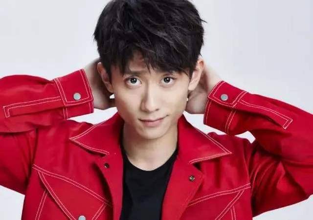 张一山宋妍霏恋爱？聚会返回到女方家中，次日