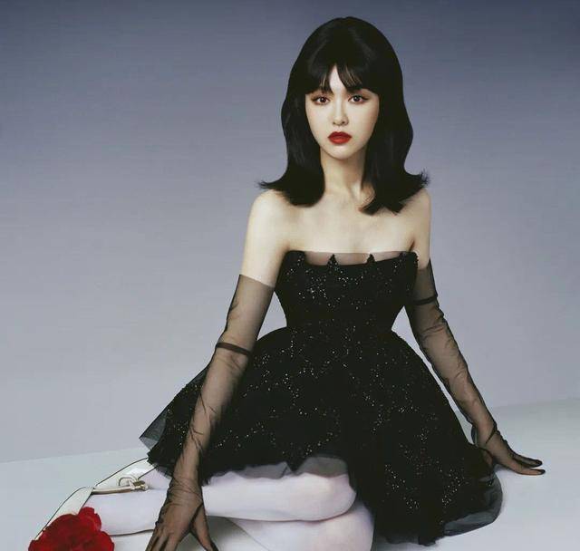 粉色|36岁唐嫣产后复工，穿粉色流珠裙出镜气质美绝，状态越看越年轻